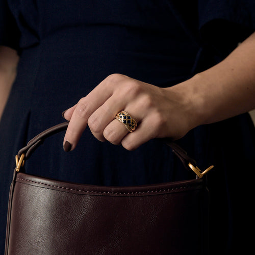 Bague en or jaune, saphir et diamants