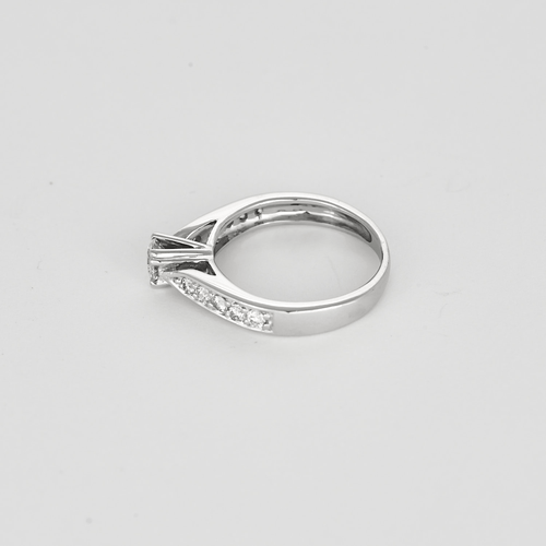 Bague 47,5 Bague Solitaire en or blanc et diamants 58 Facettes DV25387-1-475-5