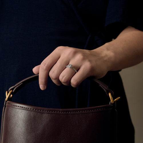 CARTIER - Destinée - Bague en platine et diamants