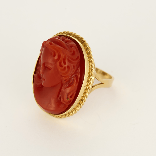 Bague 58 Importante Bague en or jaune, camée corail 58 Facettes DV25604-2
