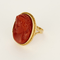 Bague 58 Importante Bague en or jaune, camée corail 58 Facettes DV25604-2