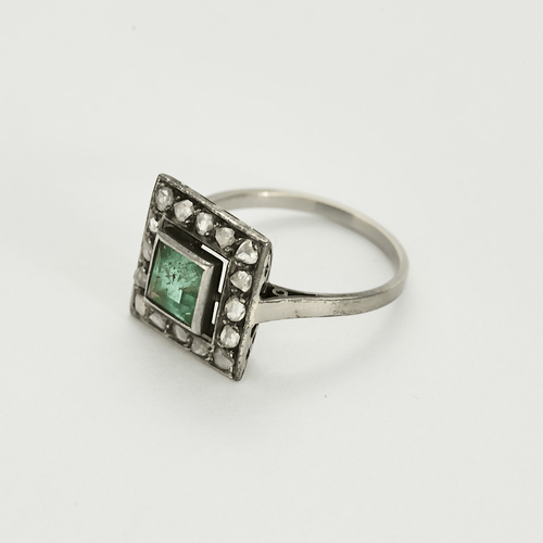 Bague 52,5 Bague en or gris, émeraude et diamants 58 Facettes DV22972-45-525-6