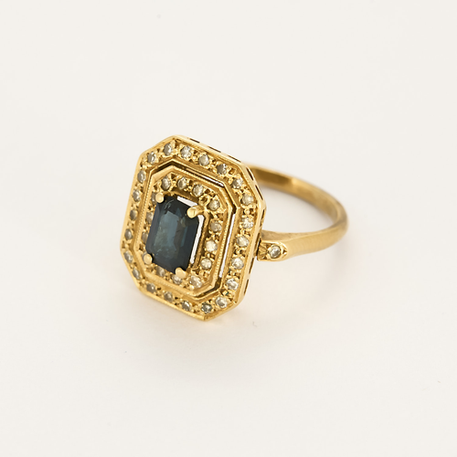 Bague en or jaune, saphir et diamants