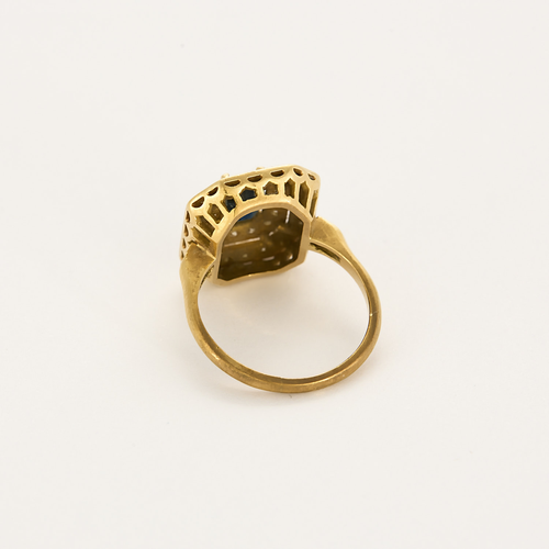 Bague en or jaune, saphir et diamants