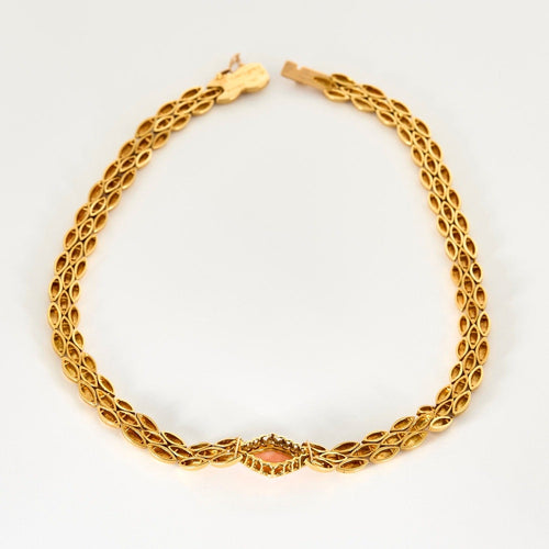 Collier Van Cleef & Arpels - Collier en or jaune, corail peau d'ange et diamants. Vintage. 58 Facettes DV27198-2