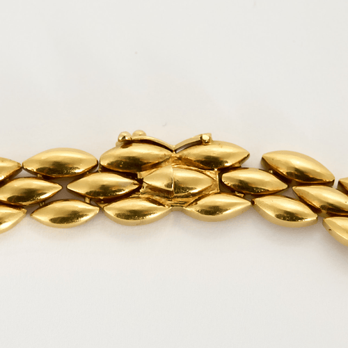 Collier Van Cleef & Arpels - Collier en or jaune, corail peau d'ange et diamants. Vintage. 58 Facettes DV27198-2