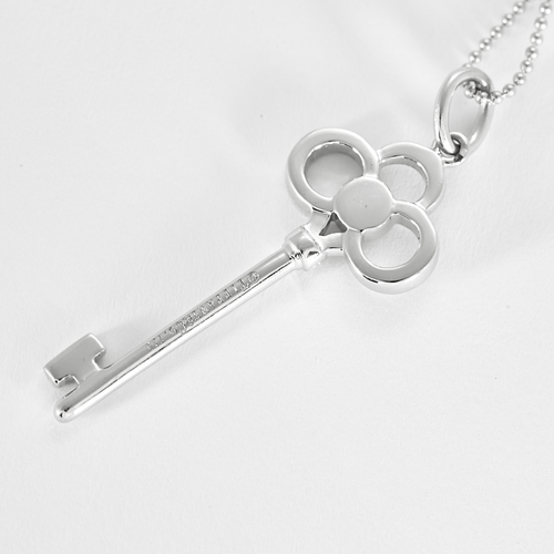 Collier TIFFANY - Clef couronne- Moyen Modèle - Collier et pendentif en or gris et diamants 58 Facettes DV26798-2