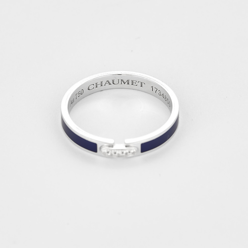 CHAUMET - Liens évidence - Bague en or blanc, émail bleu marine et diamants