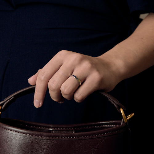 CHAUMET - Liens évidence - Bague en or blanc et émail bleu marine