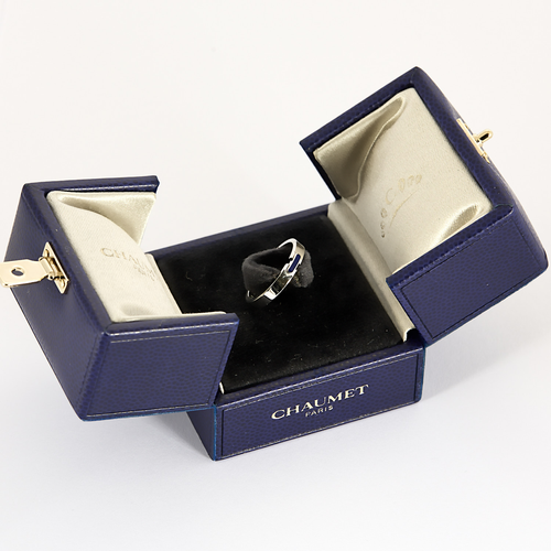 CHAUMET - Liens évidence - Bague en or blanc et émail bleu marine