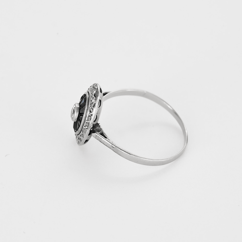 Bague 57 Bague en platine et or gris, diamants, saphirs de synthèse 58 Facettes DV22019-2