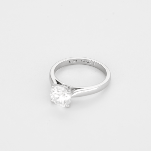 Bague solitaire en platine et diamant 1.50 carat 58 Facettes DV25522-1