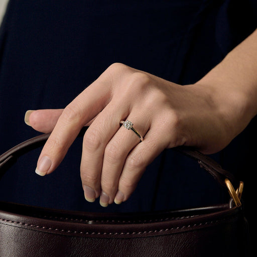 Bague 52,5 BULGARI - Bague Solitaire en platine et diamant 58 Facettes DV27071-1-525-6