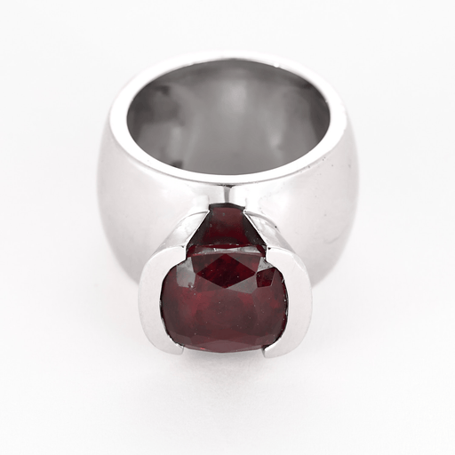 Bague 45.5 Importante bague en or blanc et Grenat Pyrope 58 Facettes DV15938-11-455-2
