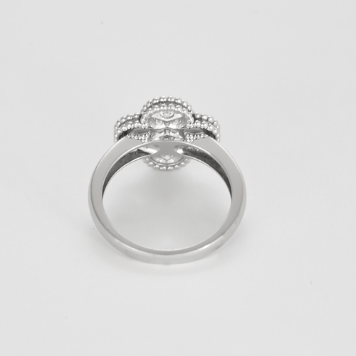 Bague 55 VAN CLEEF & ARPELS - Bague Vintage Alhambra en or blanc et diamants 58 Facettes DV0315-16-DV0882-1