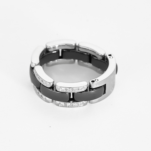Bague 55 CHANEL -ULTRA - Moyen Modèle- Bague en or blanc, céramique noire et diamants. 58 Facettes DV9816-3