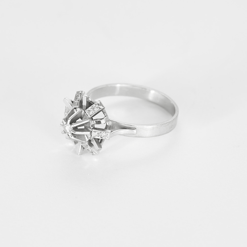 55 Bague en or blanc et diamants 58 Facettes DV27468-55