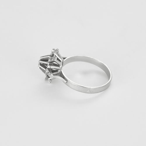 55 Bague en or blanc et diamants 58 Facettes DV27468-55