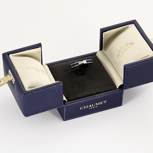 Bague CHAUMET - Lien Evidence - Alliance en or gris, émail bleu et diamants 58 Facettes DV27402-1