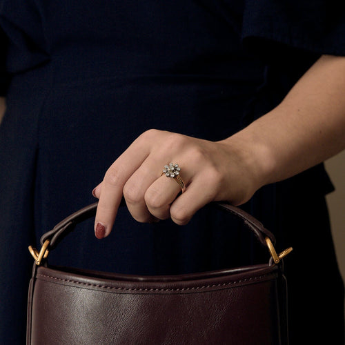 Bague 60 Bague Fleur en or jaune et or gris, diamants 58 Facettes DV27468-31-60-2