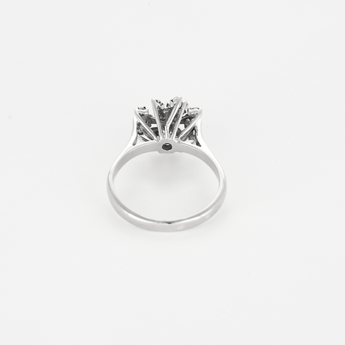 Bague 55,5 Bague en or blanc à motif de fleur et diamants 58 Facettes DV27468-28-555-5