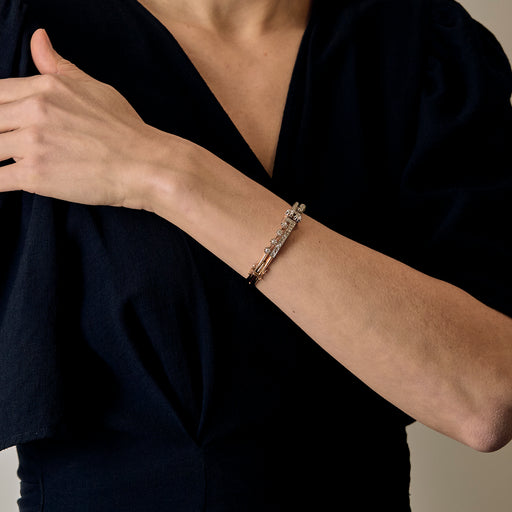 Bracelet jonc ouvrant en or rose et or gris, diamants. Style Napoléon III.