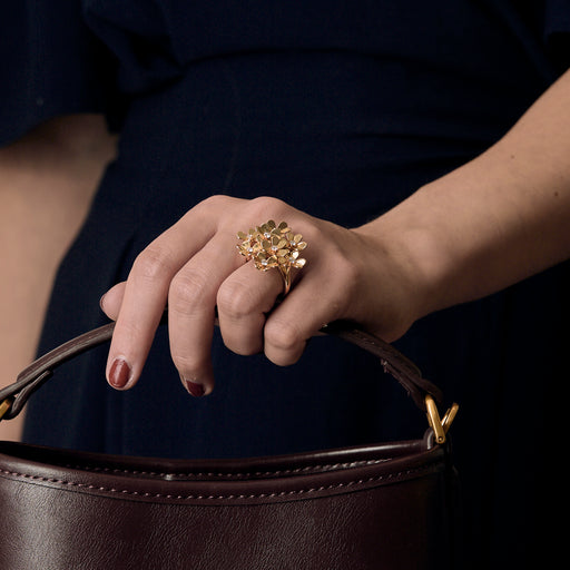 VAN CLEEF & ARPELS -  "Frivole"- Bague or jaune et diamants