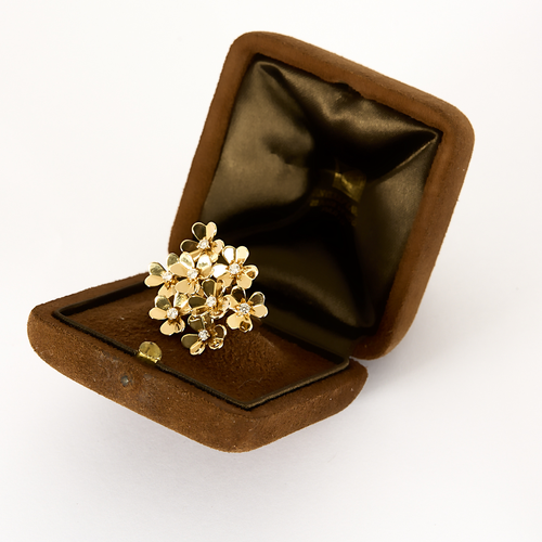 VAN CLEEF & ARPELS -  "Frivole"- Bague or jaune et diamants