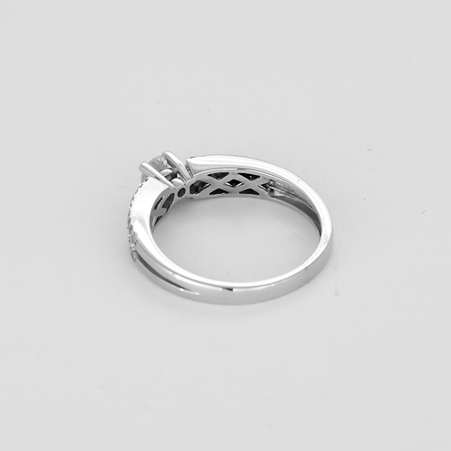 Bague 54 Bague solitaire en or gris et diamants 58 Facettes DV24276-11