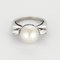 Bague 51 Bague jonc en platine, perle de culture blanche et diamants 58 Facettes DV22972-36-51-2