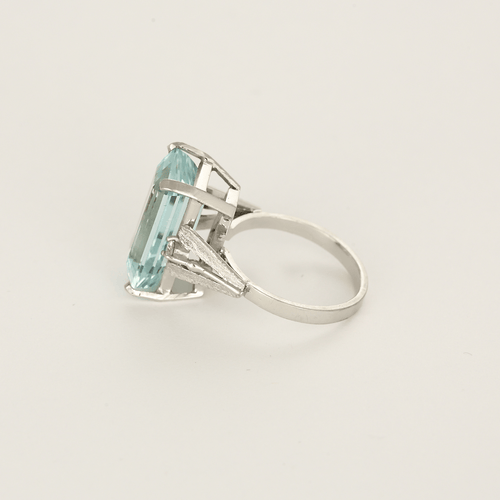 Bague 49 Bague cocktail en or gris, aigue-marine et diamants 58 Facettes DV22972-43-49-2