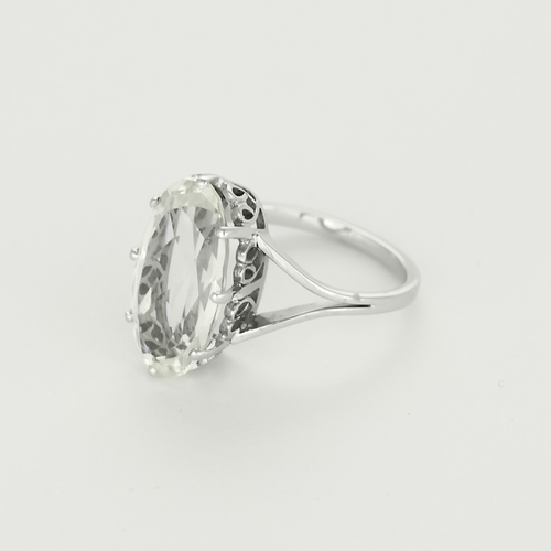 Bague cocktail en or blanc et Aigue-Marine