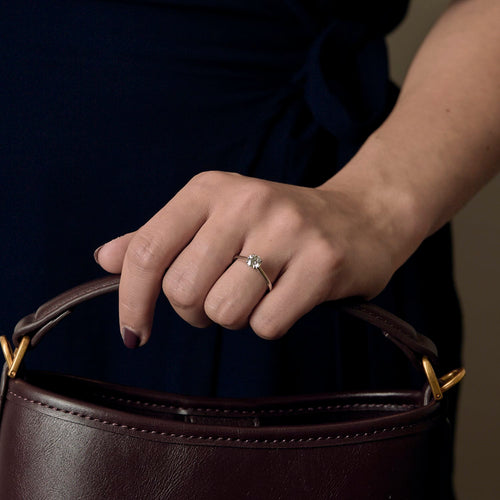 Bague 52,5 De Beers - Bague Solitaire en platine et diamants 58 Facettes DV24611-1-525-6
