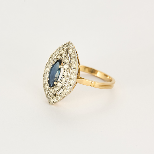 Bague marquise en or blanc, or jaune, saphir et diamants