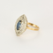 Bague marquise en or blanc, or jaune, saphir et diamants