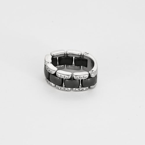 Bague 46 CHANEL -ULTRA - Moyen Modèle- Bague en or blanc, céramique noire et diamants. 58 Facettes DV27797-1-46-2