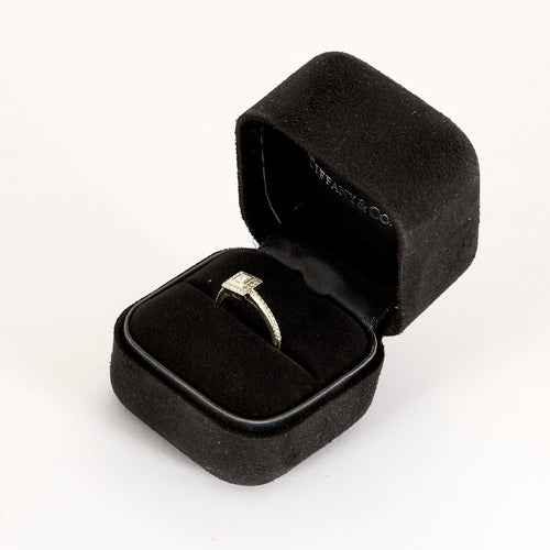 Bague 48 Tiffany & Co -  Soleste- Bague platine et diamant 0.10 carat environ. 58 Facettes DV28273-1