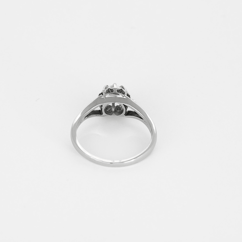 Bague 51 Bague solitaire en or gris et diamant 58 Facettes DV28217-1