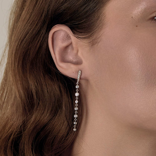 Boucles d'oreilles Paire de Pendants d'oreilles en or 14K et petits diamants 58 Facettes DV16843-20