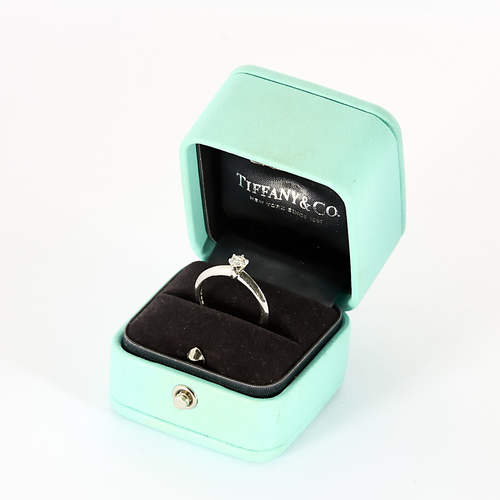 Tiffany & Co. Bague solitaire en platine et diamant 0.20 carat