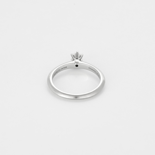 Tiffany & Co. Bague solitaire en platine et diamant 0.20 carat