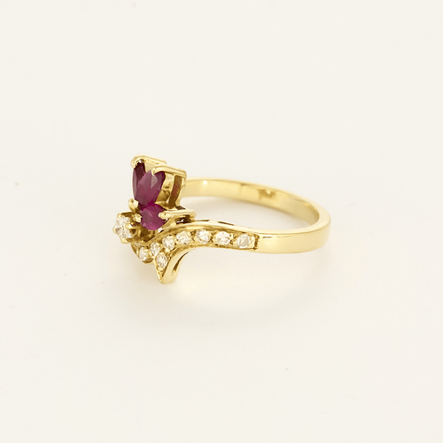 Bague 52 Bague en or jaune, rubis et diamants 58 Facettes DV27342-5-52-1