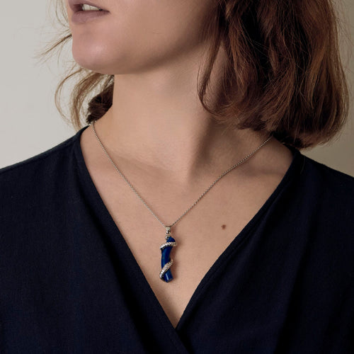 Collier Chaîne et Pendentif en or gris lapis lazuli et petits diamants. 58 Facettes DV31008-1