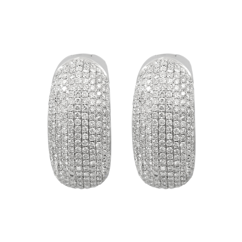 Paire de larges anneaux d'oreilles en or gris et diamants