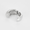 Paire de larges anneaux d'oreilles en or gris et diamants