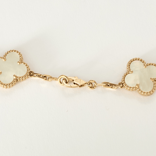 Van Cleef & Arpels - Vintage Alhambra - Sautoir 20 motifs or rose et nacre.
