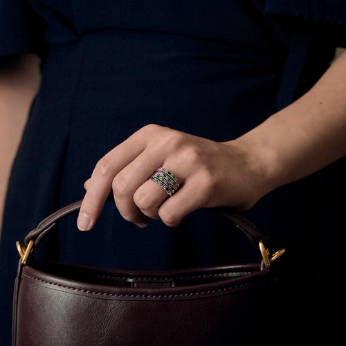 Bague harem en or gris 14K diamants, rubis et emeraudes