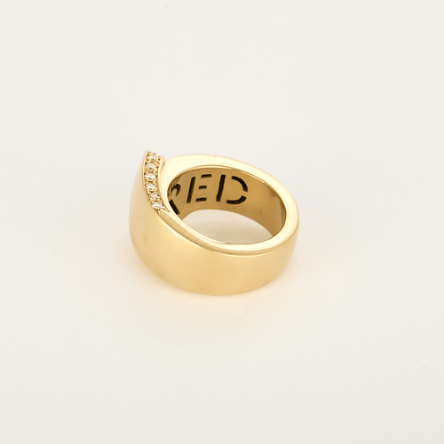 FRED - Ruban - Bague en or jaune et diamants. Moyen Modèle.