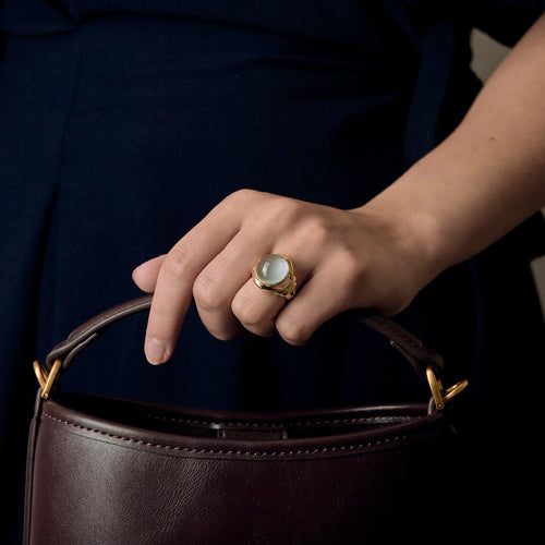 FRED - Vintage - Bague en or jaune et pierre de lune cabochon
