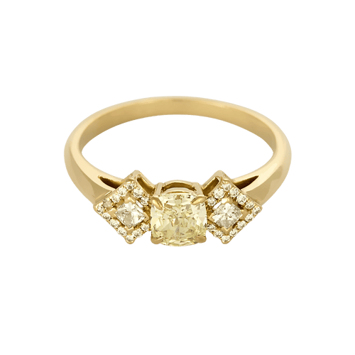 Bague type solitaire en or jaune, diamant natural fancy yellow 0.79 carat et petits diamants blancs